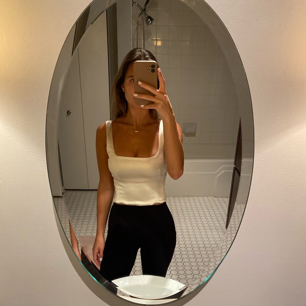 Aritiza Wilfred Basic Cropped Tank Top